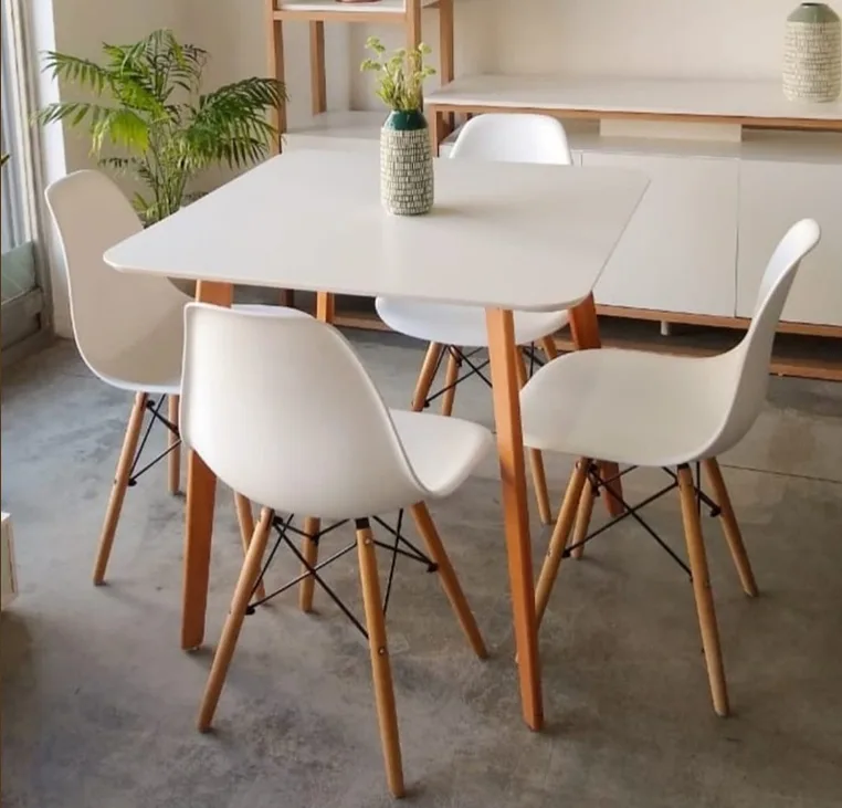 Mesa punta redonda 0.85 x 0.85 + 4 Sillas Eames